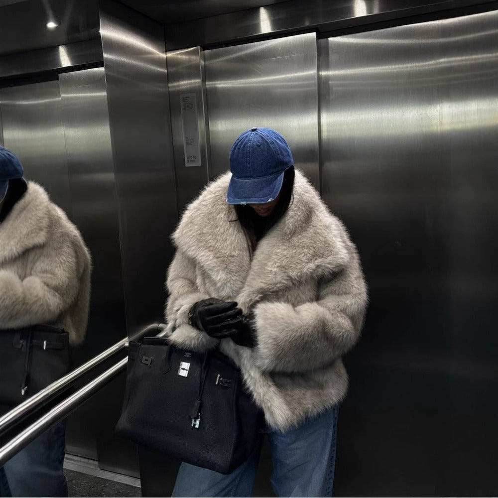 Renate | Damen Eleganter Kunstpelz Mantel Winteroutfit