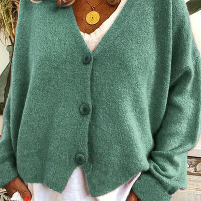 Veronika | Damen Strickjacke mit Knopfleiste und V-Ausschnitt