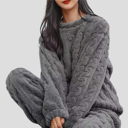 Emilia | Damen Warmes Winter-Pyjama-Lounge-Set