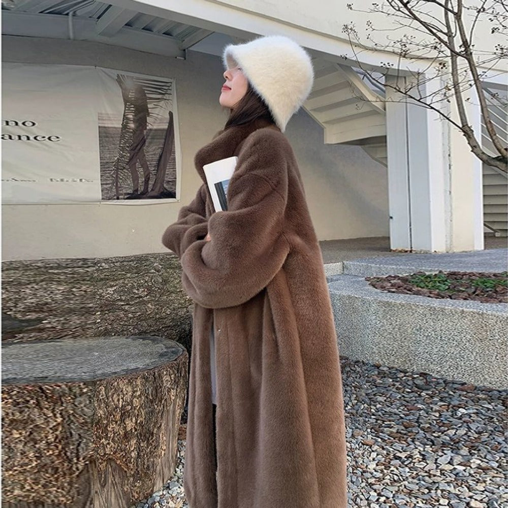 Pauline | Luxus Kunstpelz Mantel für Damen Wintermode