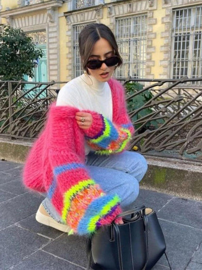 Greta | Damen Weicher Flauscher Regenbogen Strickpullover