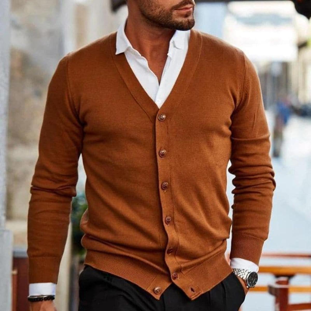 Andreas | Herren Eleganter Strickpullover mit V-Ausschnitt und Knöpfen