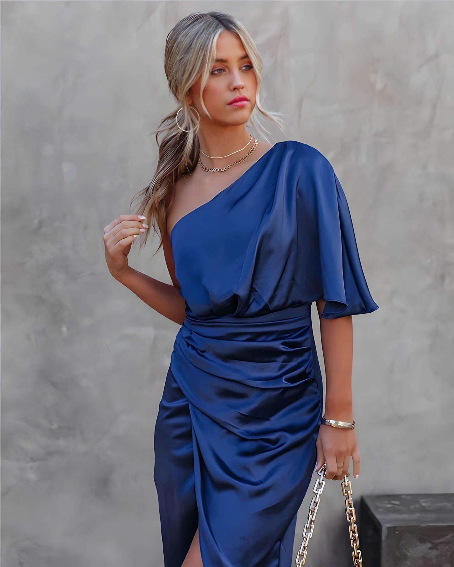 Felicia | Damen Satin-Kleid mit Ein-Schulter-Design und Seitenschlitz