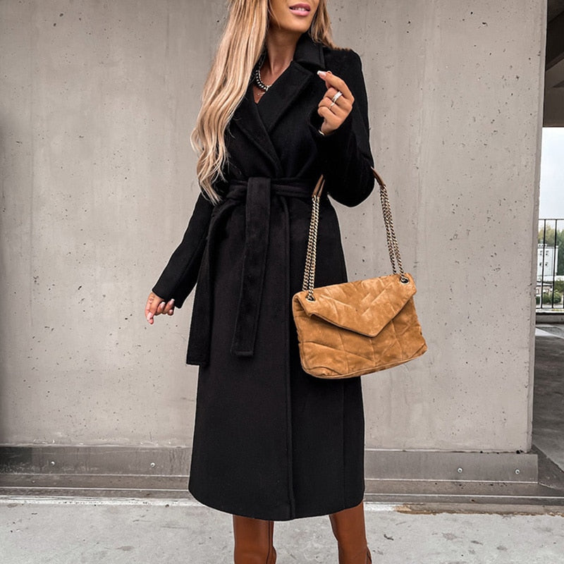 Leonie | Damen Daunenmantel mit Gürtel und Langen Ärmeln