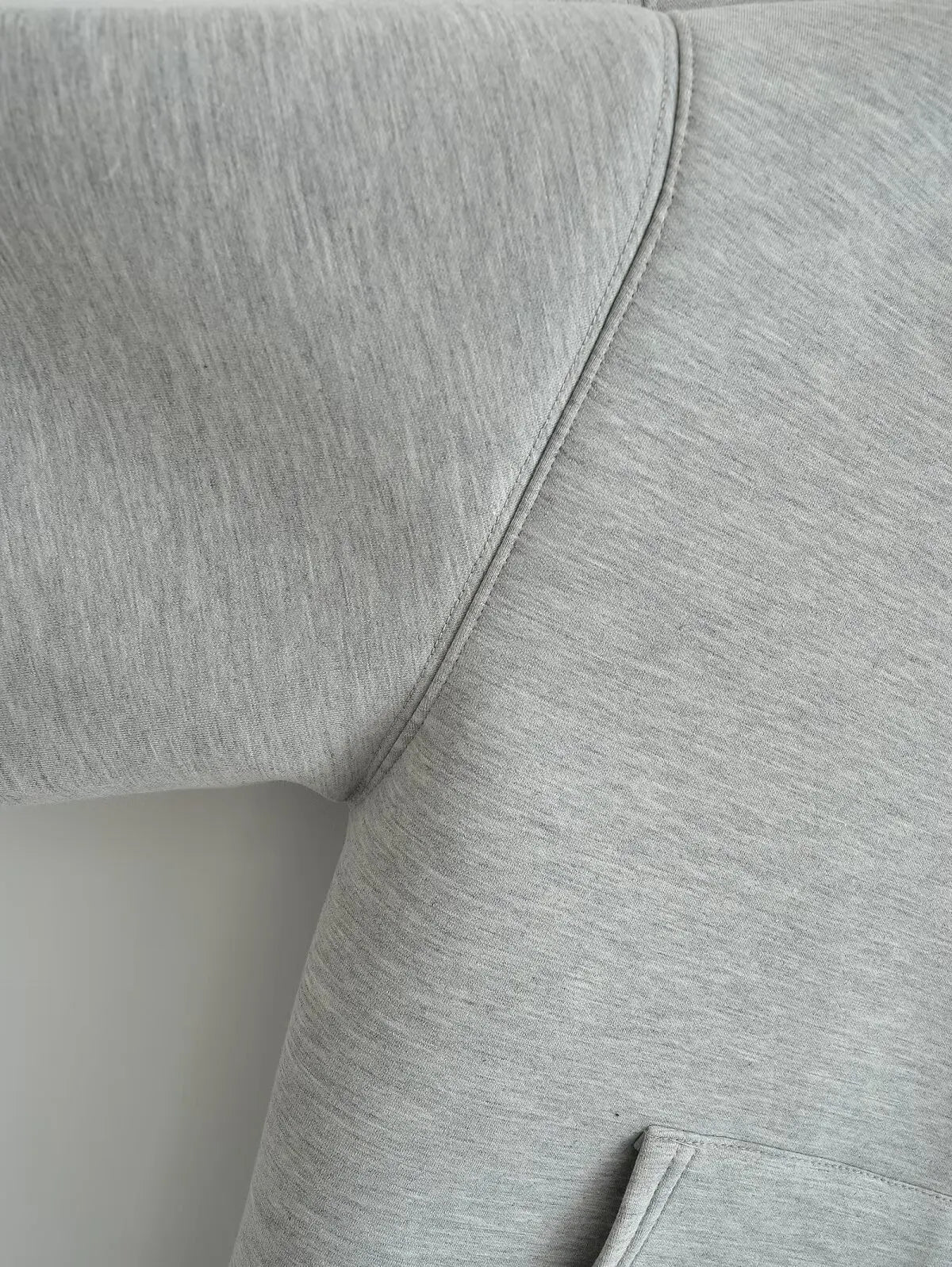 Angela | Damen Kapuzenpullover mit Fronttasche und Reißverschluss