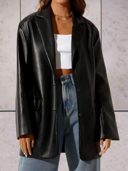 Karla | Damenleder-Blazerjacke mit Knopfdetail