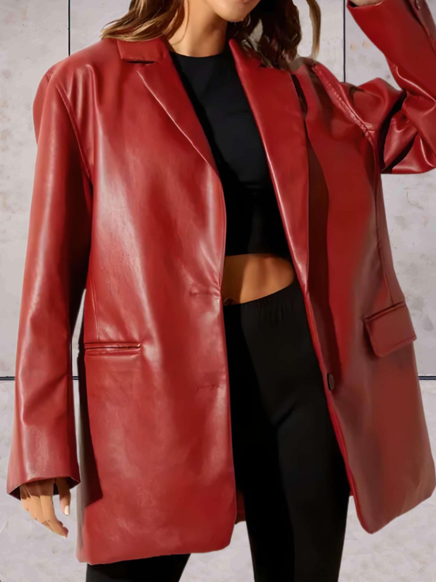 Karla | Damenleder-Blazerjacke mit Knopfdetail